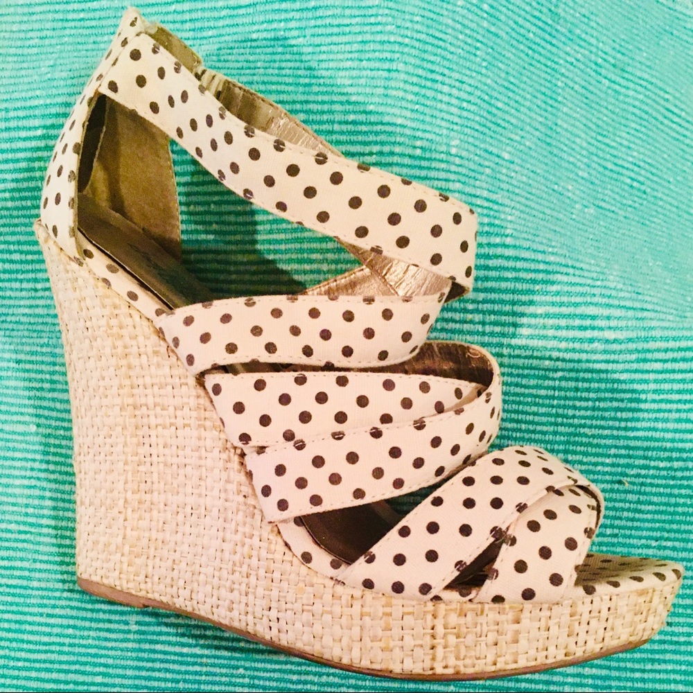 🛍 Charlotte Russe Polka Dot Platform Sandals 🛍